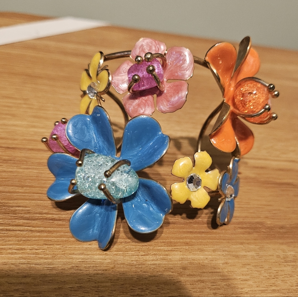 Vintage Colorful Wire Enamel Floral Bracelet with Lucite.